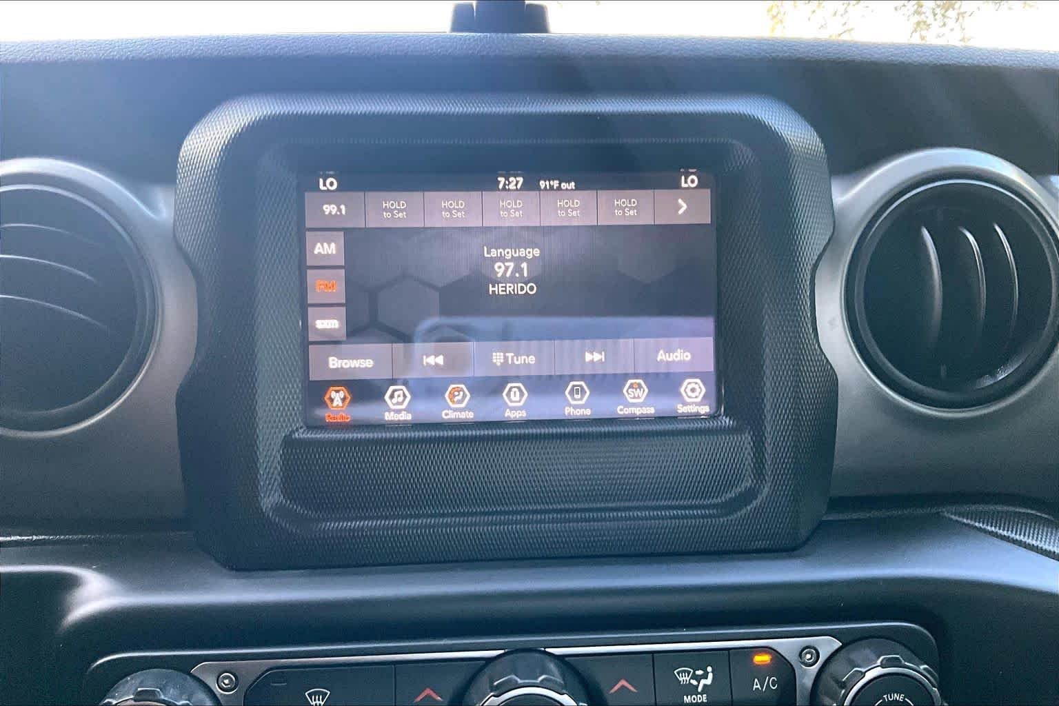 Used 2020 Black Clearcoat Jeep Sport S image 31