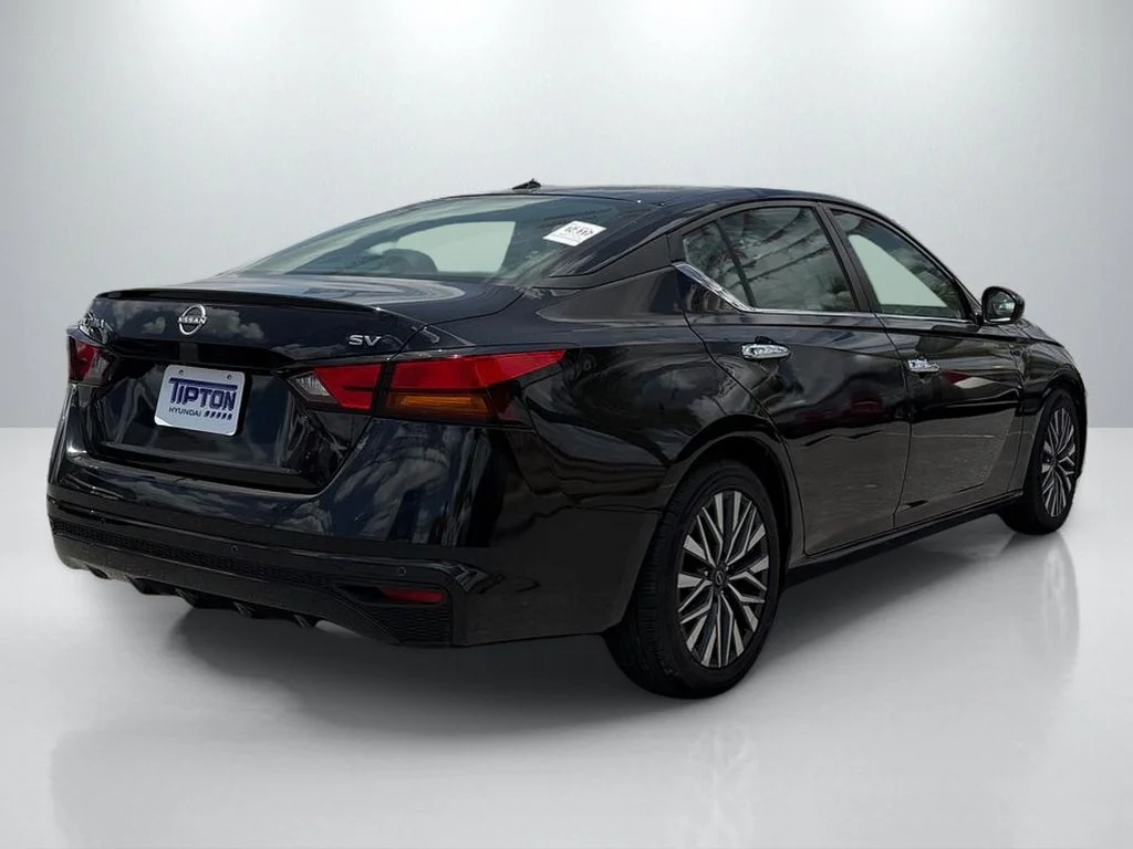 2023 Nissan Altima SV - Photo 5