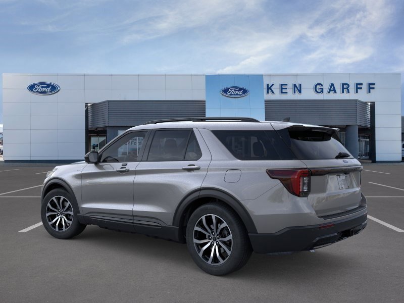 New 2026 Carbonized Gray Metallic Ford ST-Line image 4