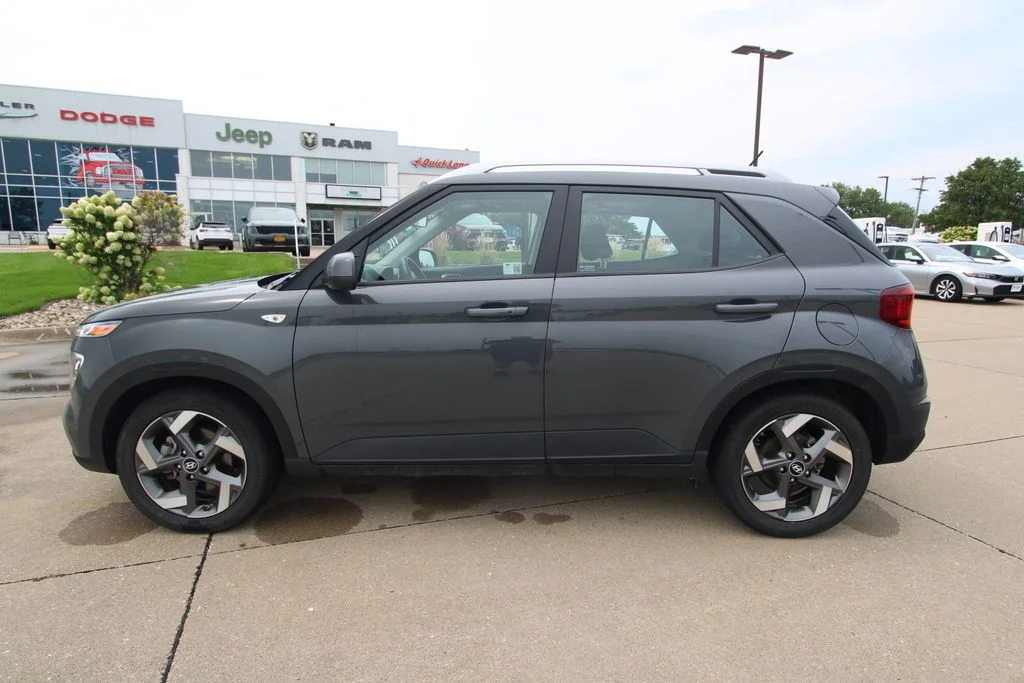 Used 2025 Gray Hyundai SEL image 16