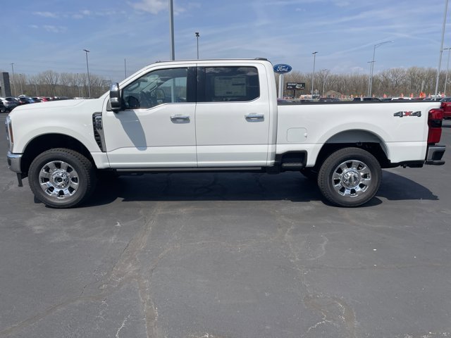 New 2026 Star White Metallic Tri-Coat Ford F-350® Lariat® image 2