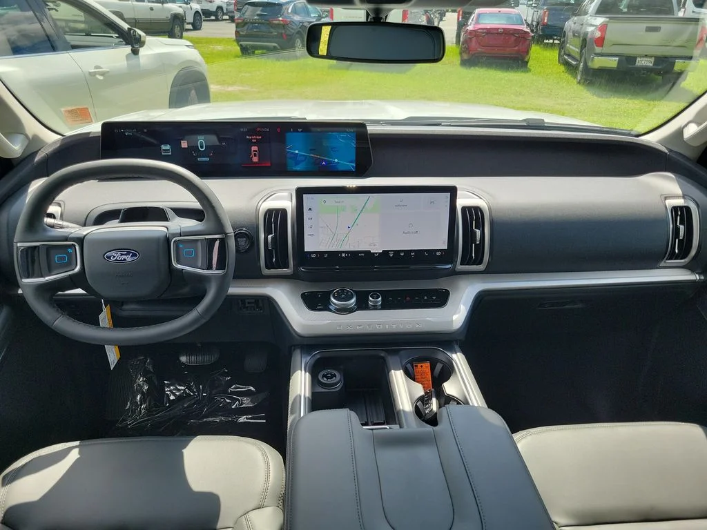 New 2027 Star White Metallic Tri-Coat Ford Active image 9