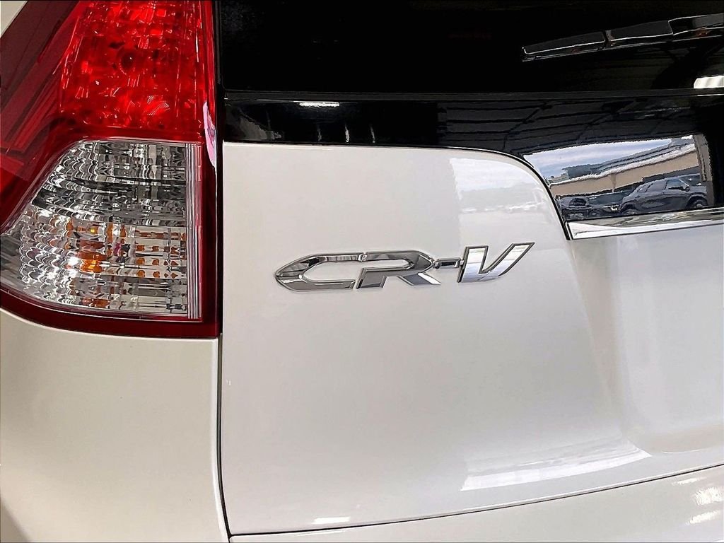 Used 2013 White Honda EX-L image 28