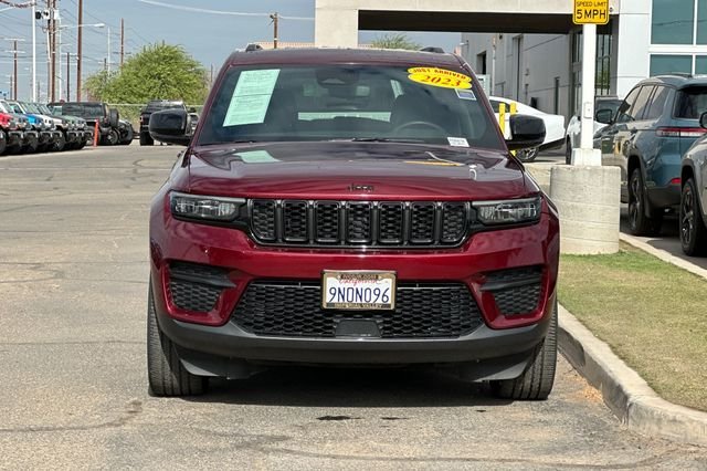 Used 2023 Red Jeep Altitude image 13