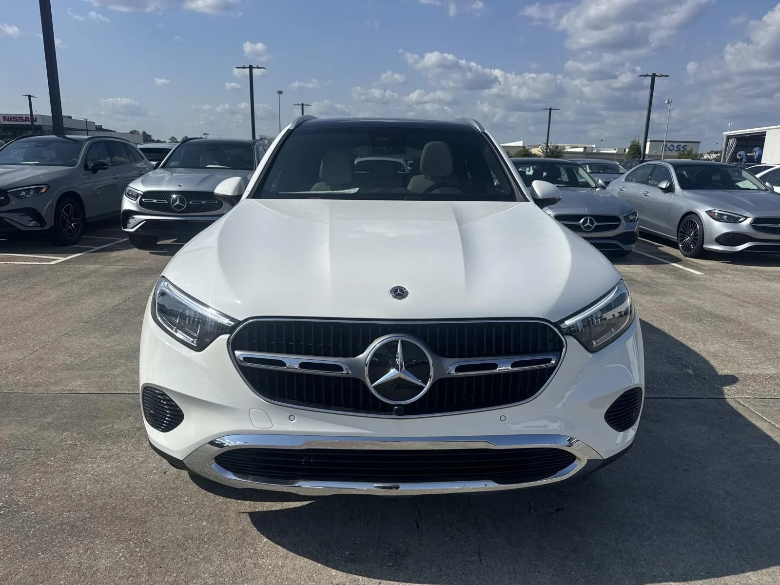New 2026 White Mercedes-Benz GLC 300 image 2