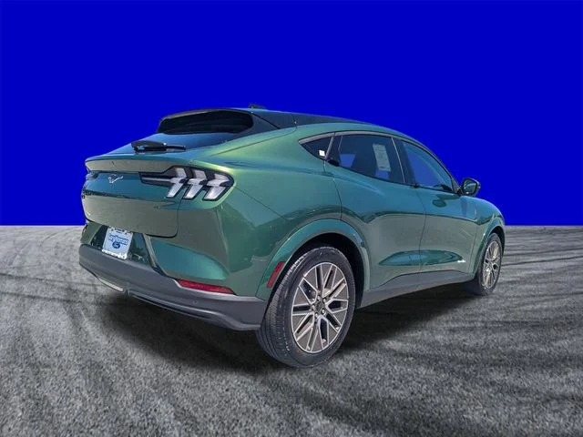 New 2026 Green Ford Premium image 3