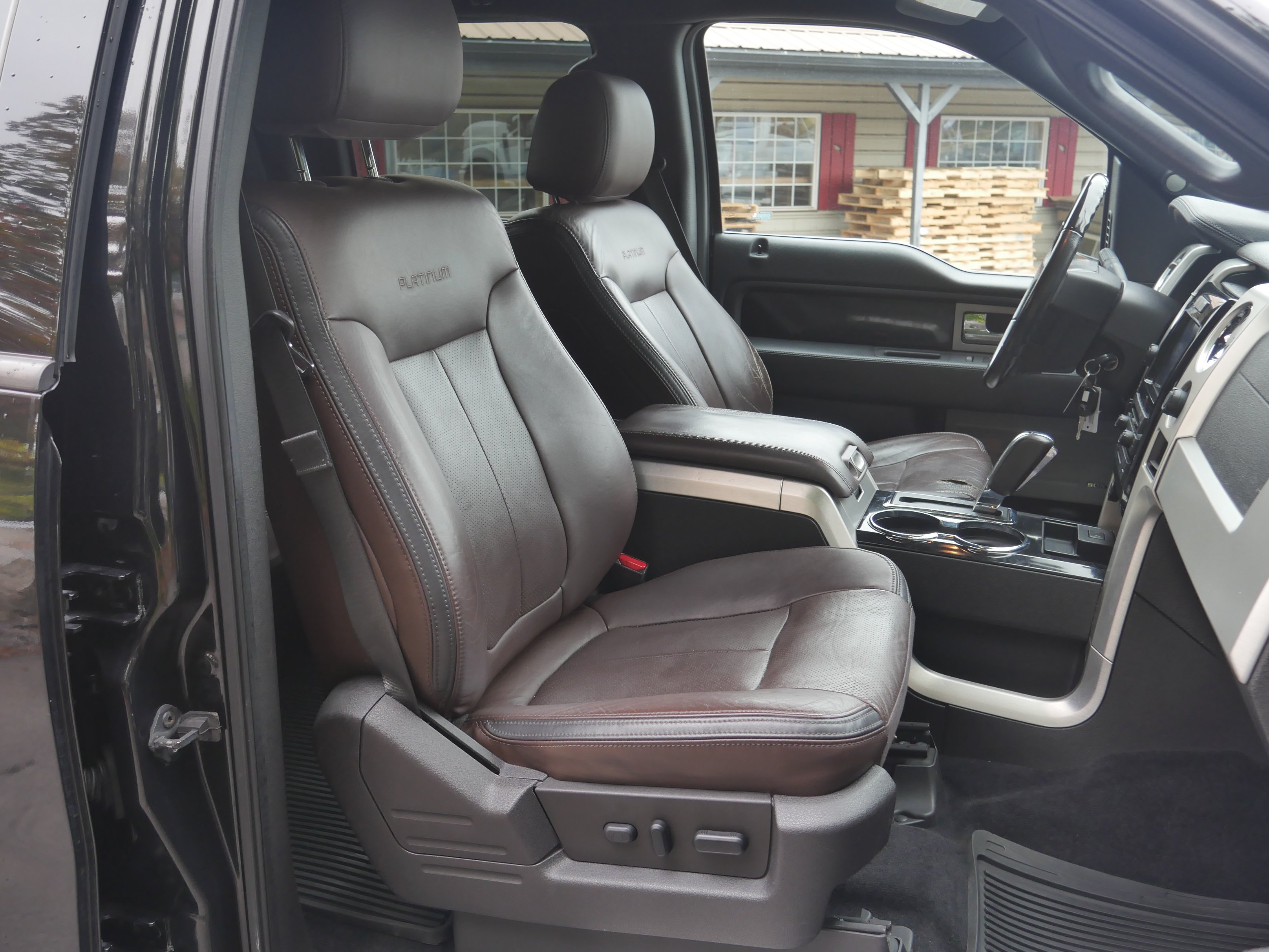 Used 2012 Tuxedo Black Metallic Ford Platinum image 31