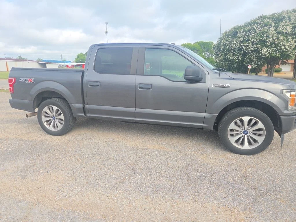 Used 2018 Gray Ford XL image 10
