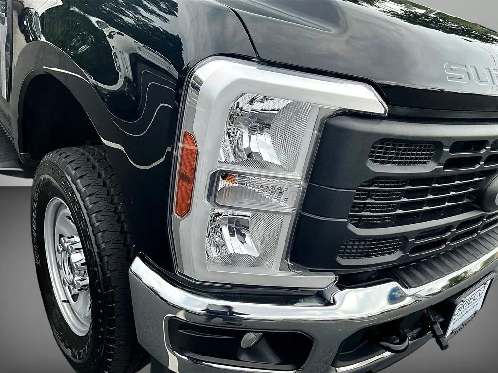 Used 2025 Black Metallic Ford XL image 27