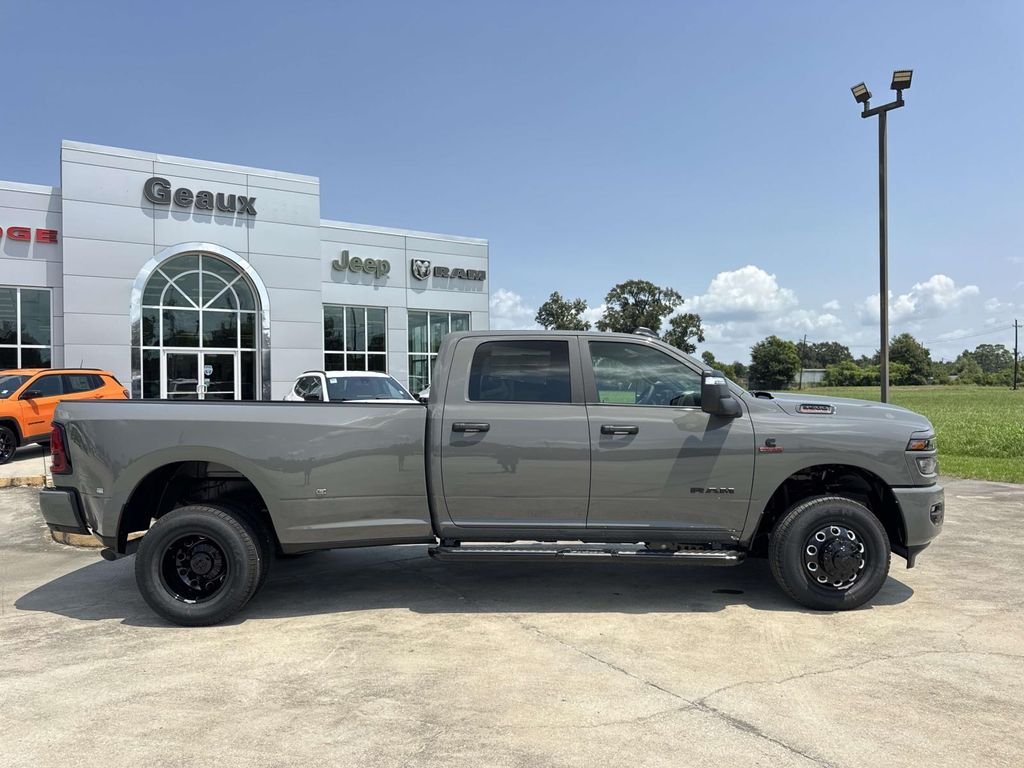 New 2027 Ceramic Gray Clear-Coat Exterior Paint RAM Big Horn image 19