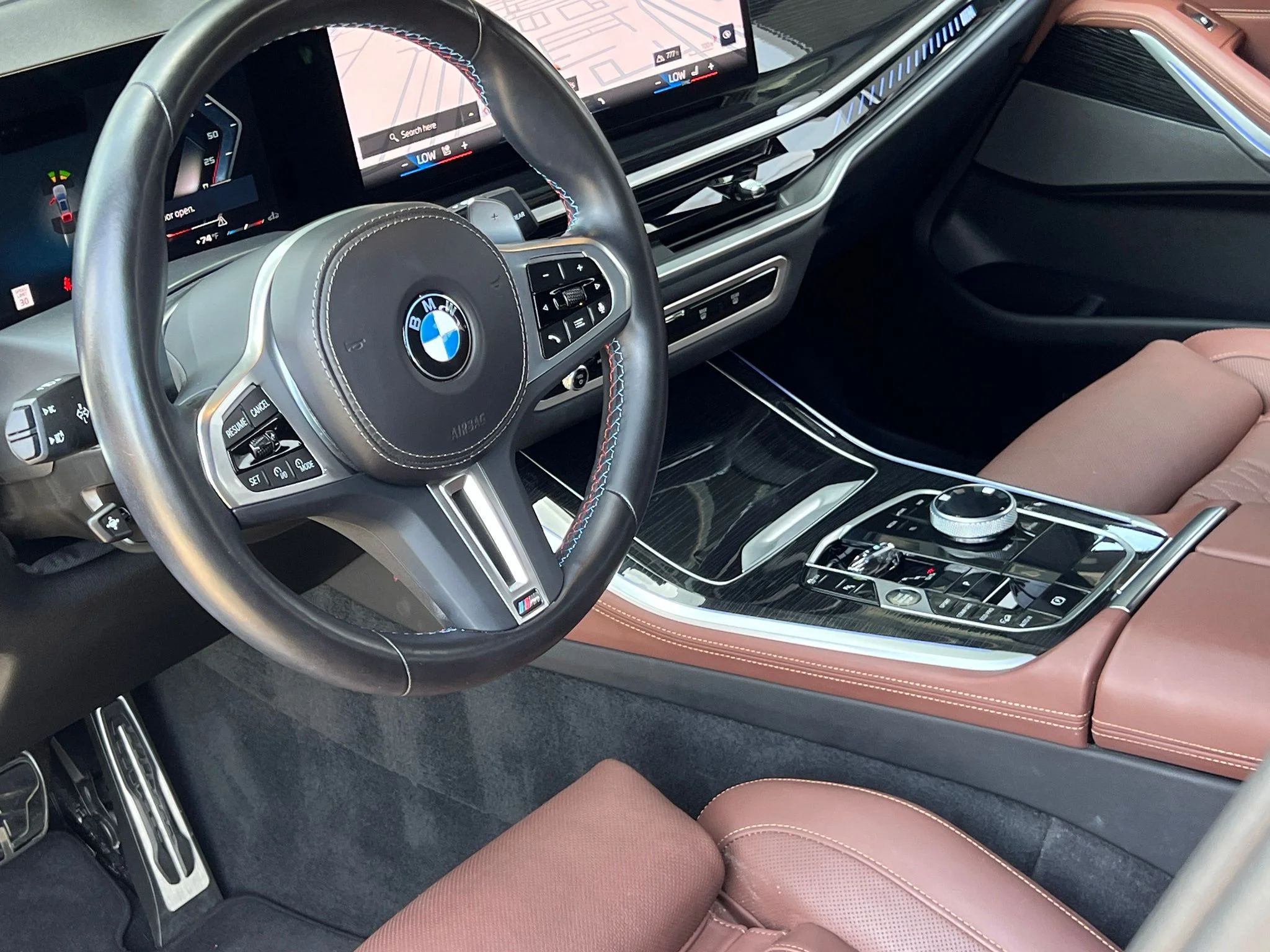 Used 2024 Gray BMW M60i image 2
