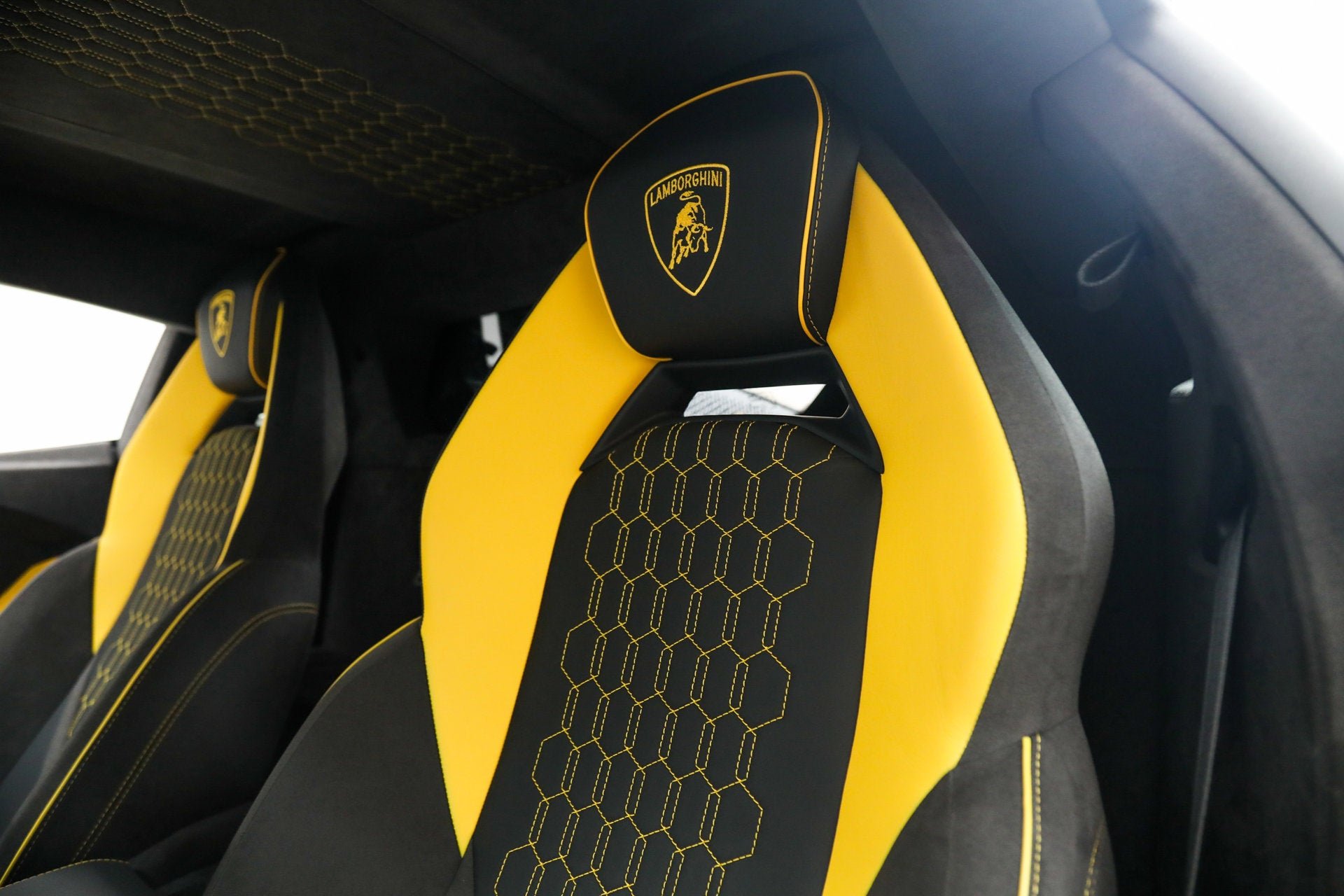 2024 Lamborghini Revuelto Base - Photo 25