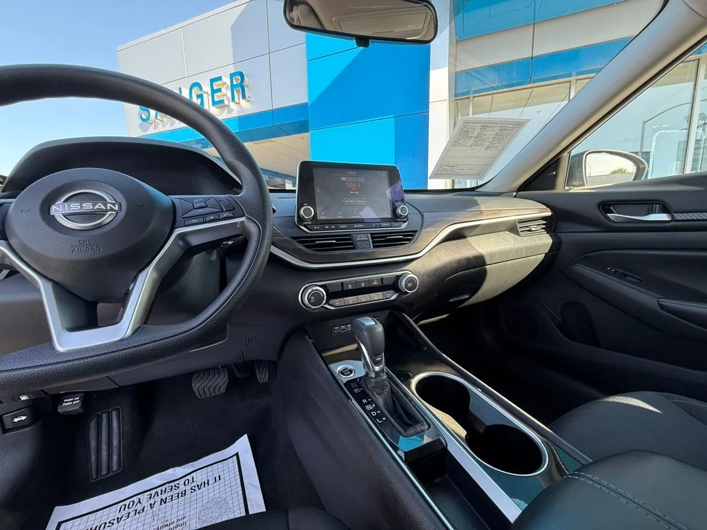 Used 2024 Silver Nissan 2.5 SV image 22