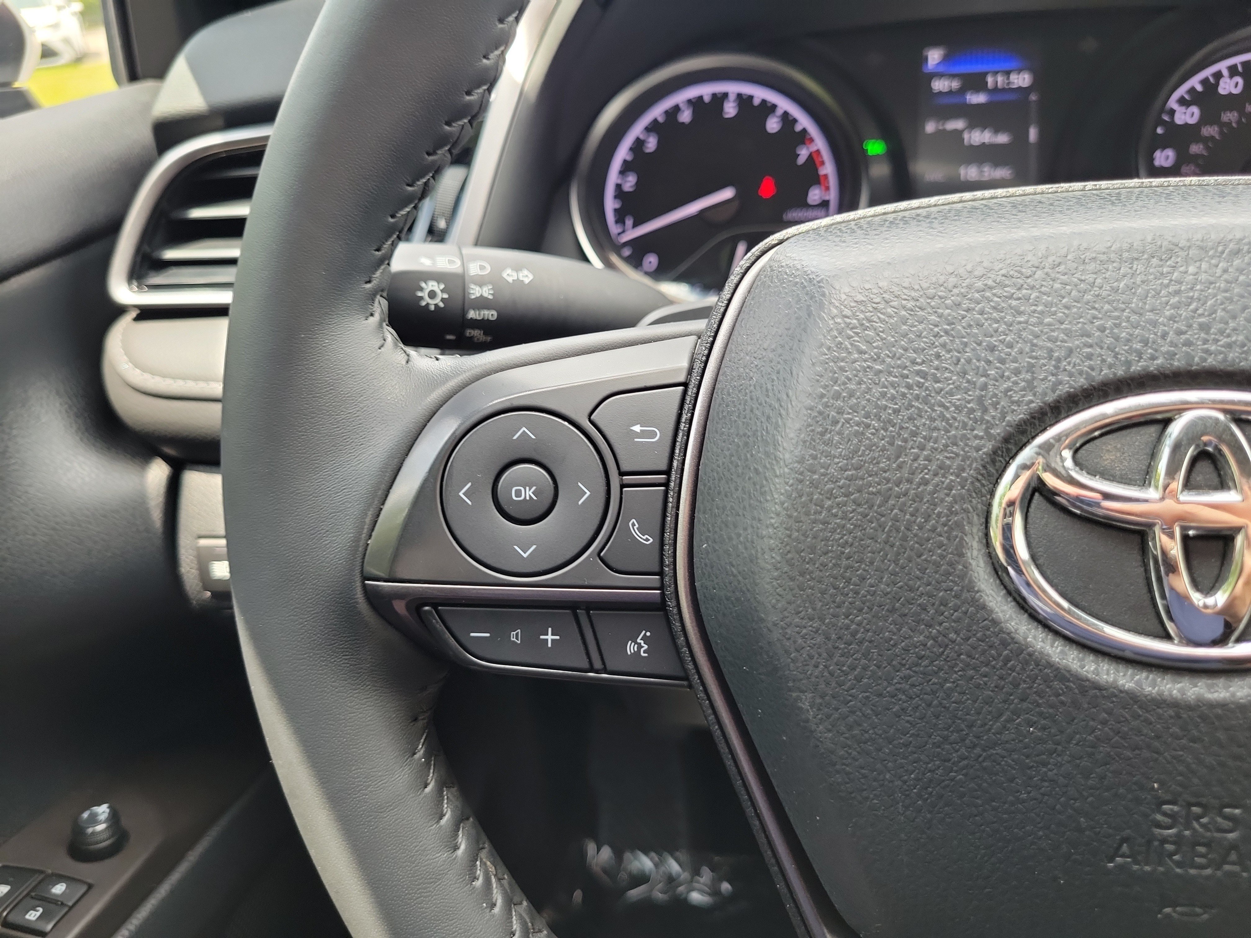 Used 2024 Ice Toyota SE image 20
