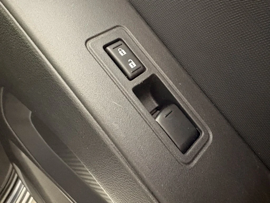 Used 2022 Gray Nissan S image 13