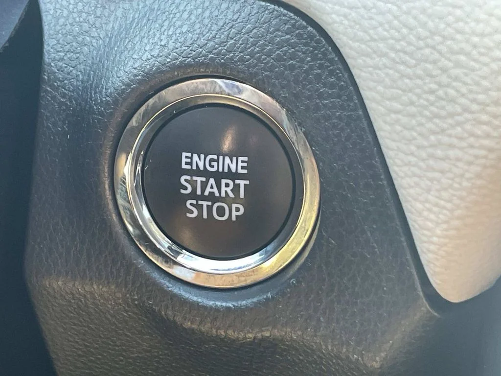 Used 2023  Toyota XLE image 37