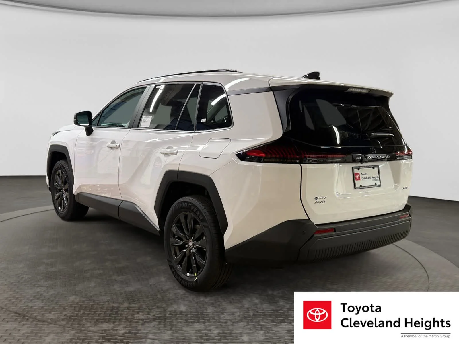 New 2026 Ice Cap Toyota XLE Premium image 7