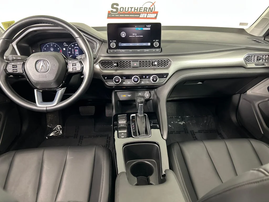 Used 2023  Acura Base image 17