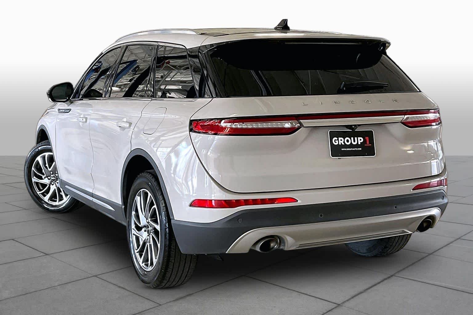 Used 2022 Ceramic Pearl Metallic Tri-Coat Lincoln Standard image 11