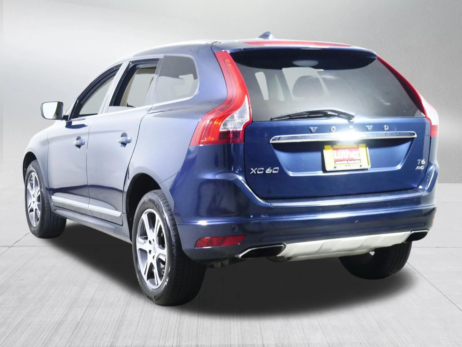 Used 2015 Caspian Blue Metallic Volvo T6 image 5