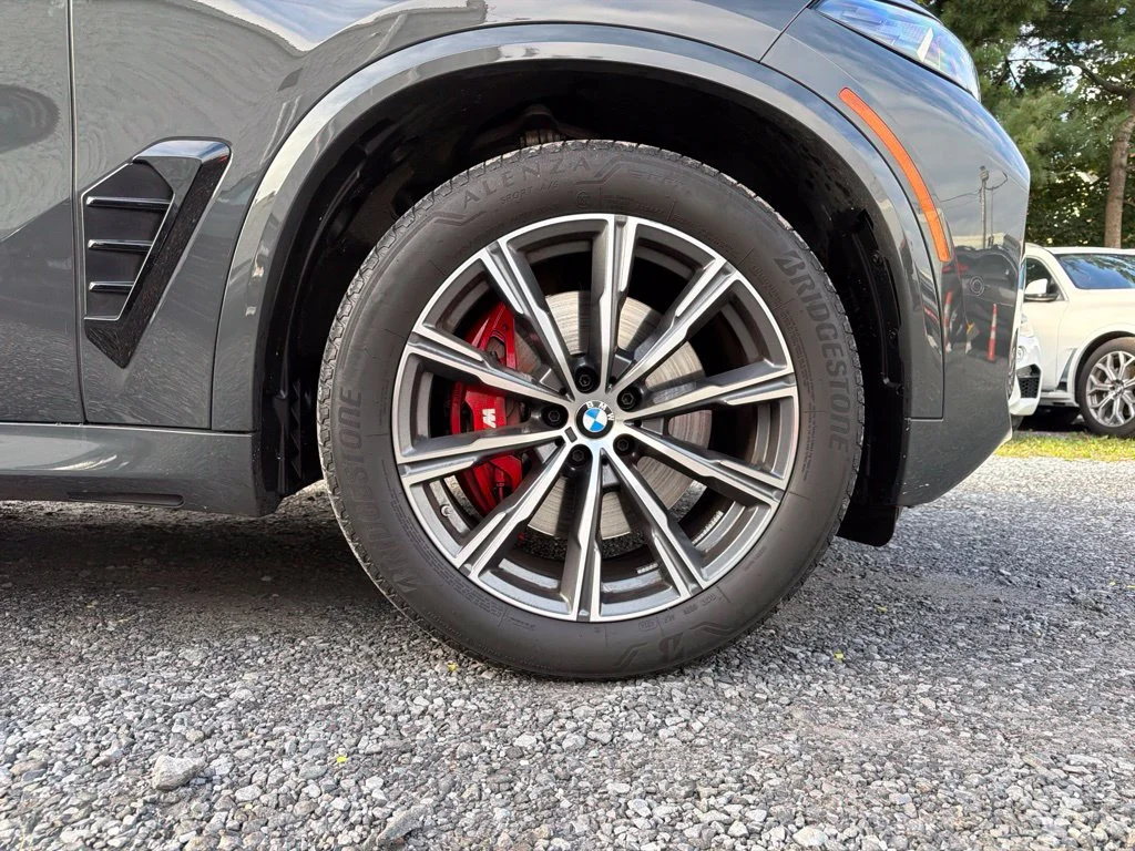 Used 2025 Gray BMW xDrive40i image 12