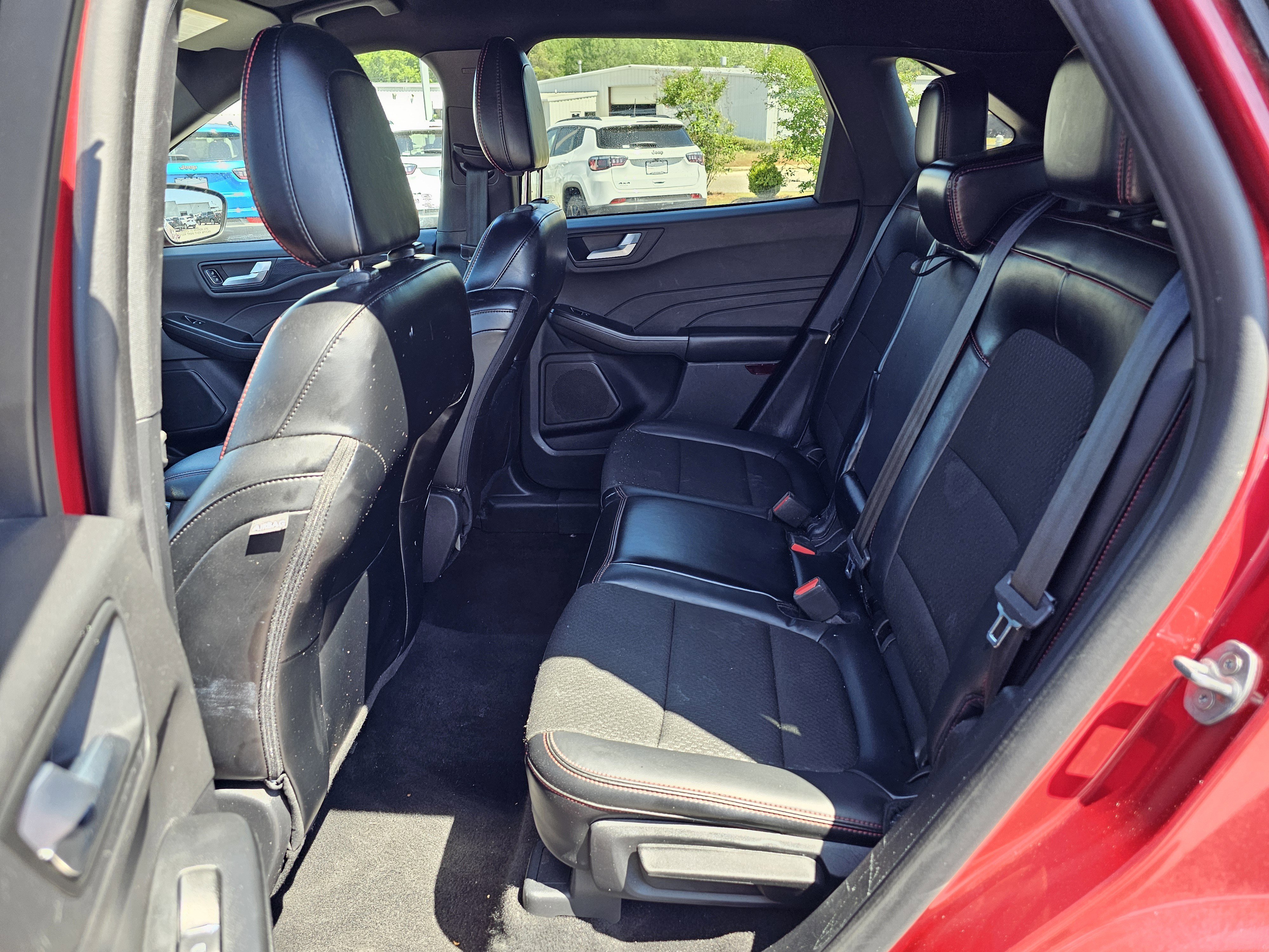 2025 Ford Escape ST-Line - Photo 32