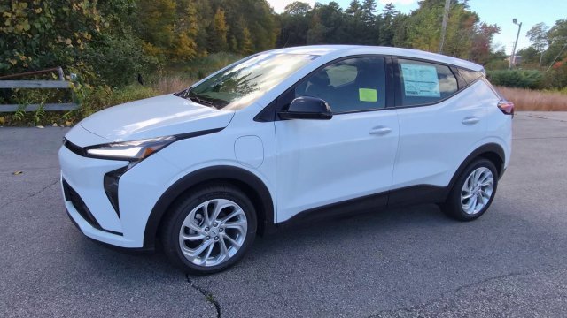 2027 Chevrolet Bolt LT - Photo 4
