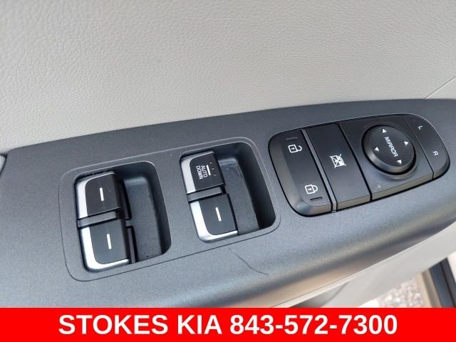 Used 2018 Silver Kia LX image 18