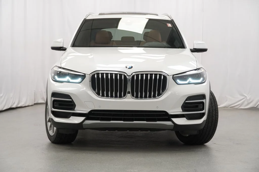 Used 2022 White BMW xDrive40i image 6