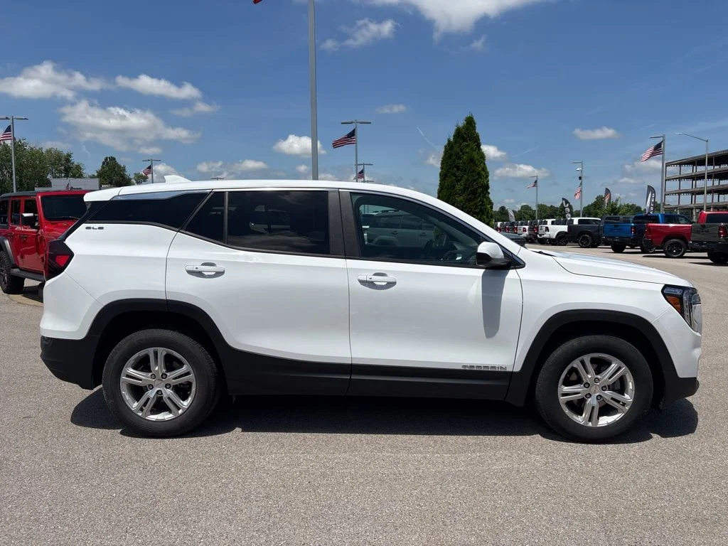 Used 2024 Summit White GMC SLE image 6