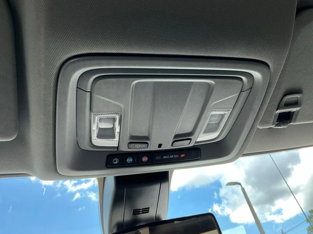Used 2022 Silver Chevrolet Custom image 48