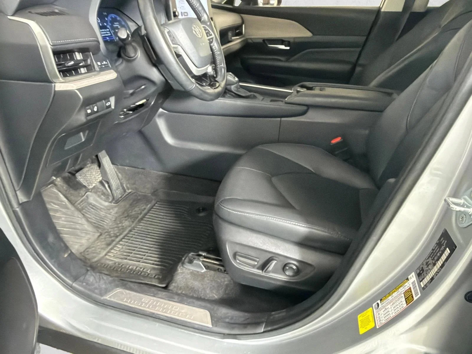 Used 2024 Silver Toyota XLE image 10
