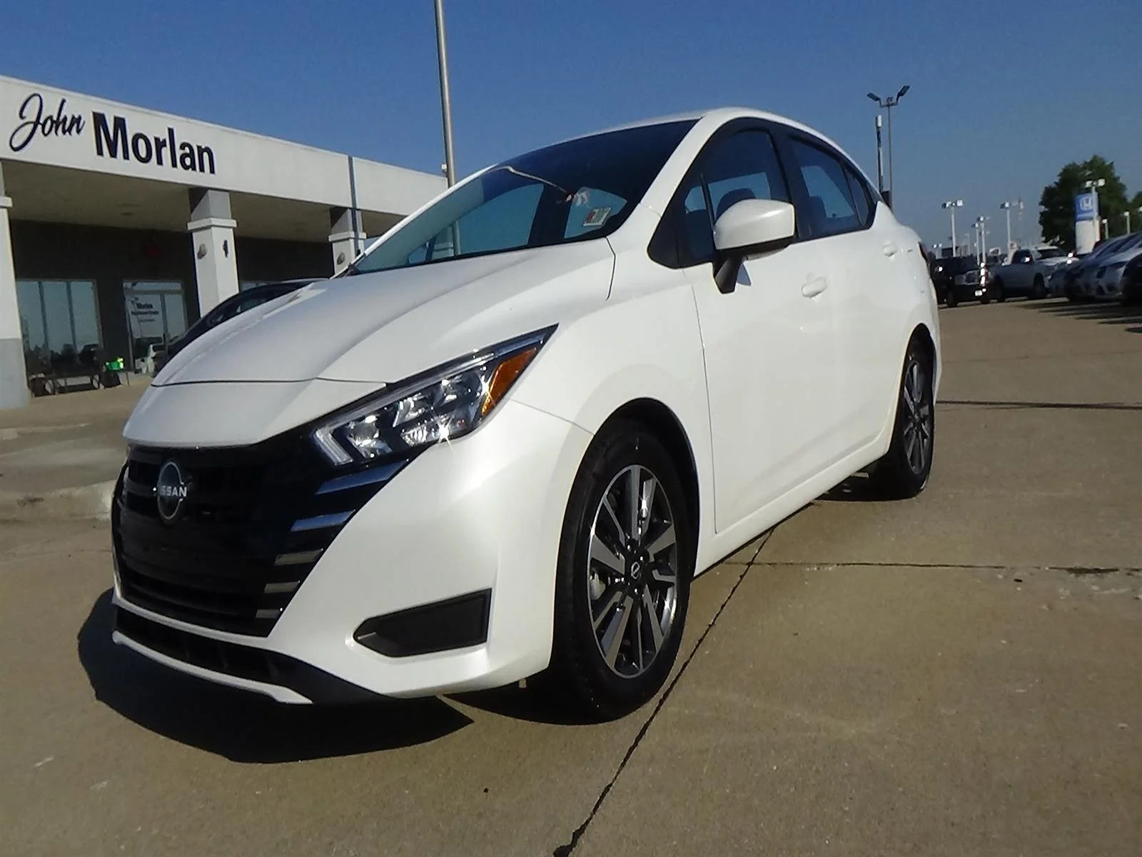 Certified Used 2025 Aspen White Tricoat (qac) Nissan SV image 2