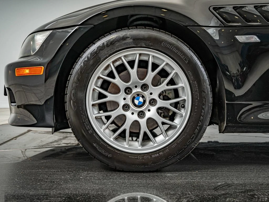 Used 2001 Jet Black BMW 2.5i image 11