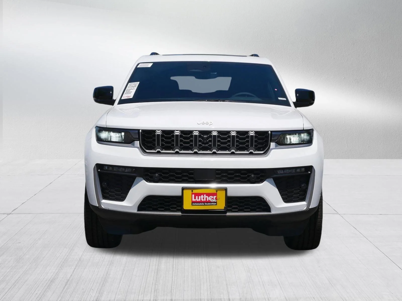 New 2026 Bright White Clear-Coat Exterior Paint Jeep Limited image 2