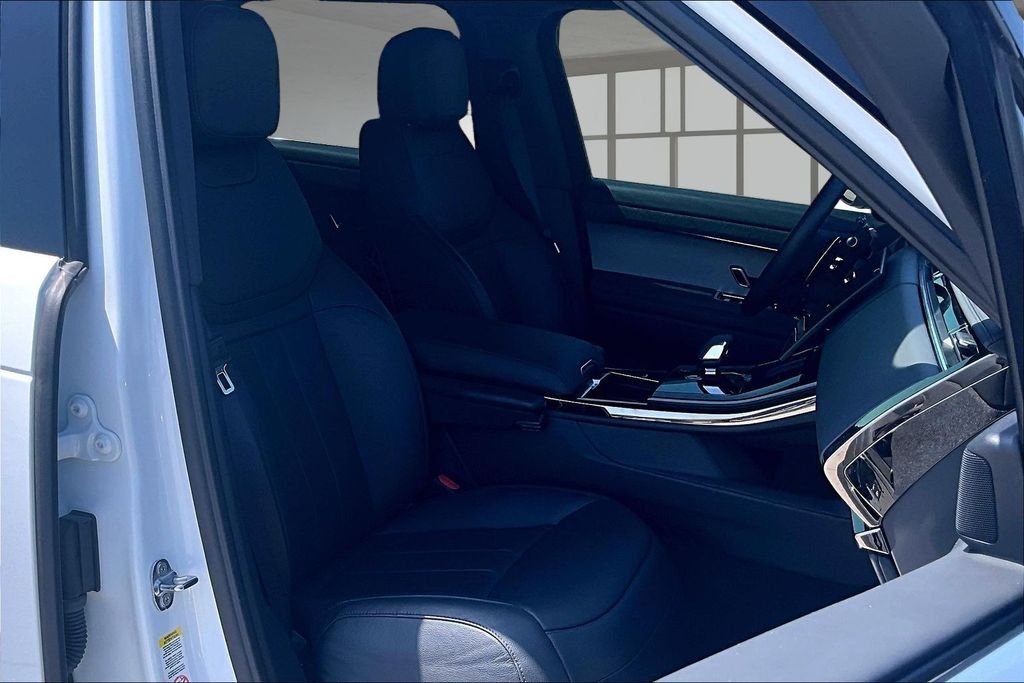 Used 2025 Fuji White Land Rover S image 7