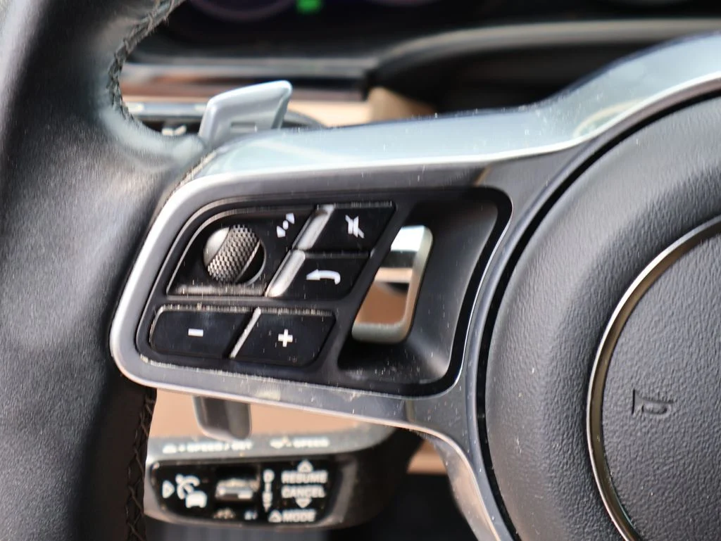 Used 2020 White Porsche  image 29