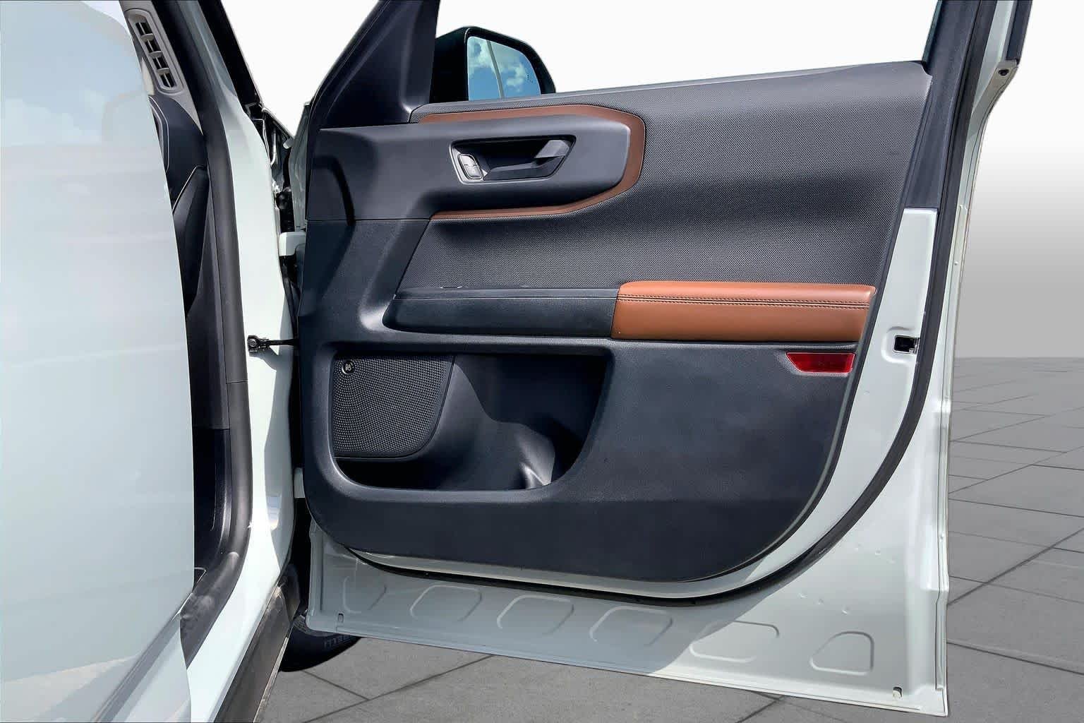 Used 2023 Cactus Gray Ford Badlands image 20