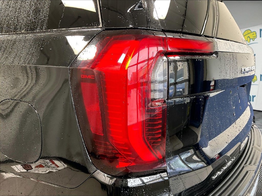 Used 2025 Black GMC Denali image 33