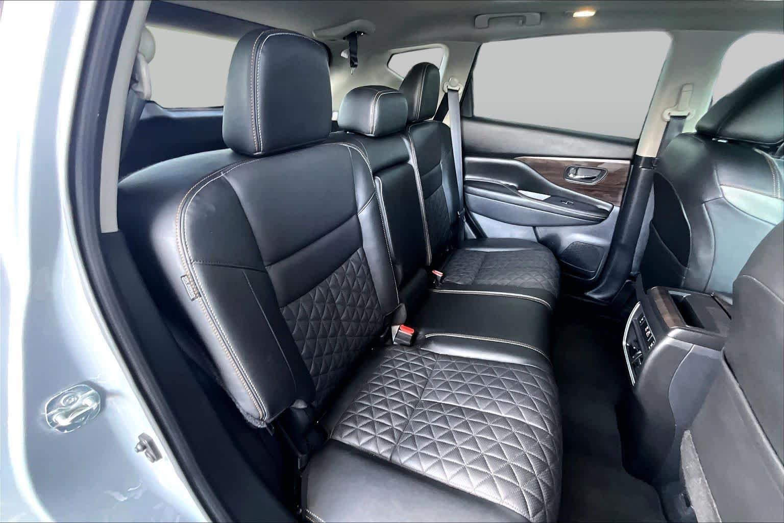 Used 2023 Boulder Gray Pearl Nissan Platinum image 21