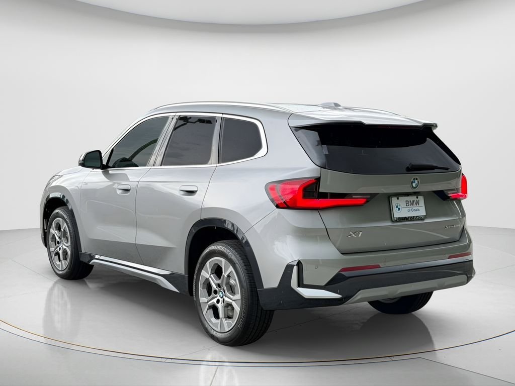 New 2026 Space Silver Metallic BMW xDrive28i image 7