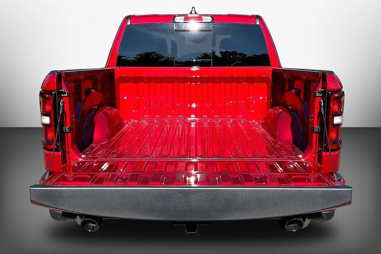 New 2026 Molten Red Pearl-Coat Exterior Paint RAM Big Horn/Lone Star image 21