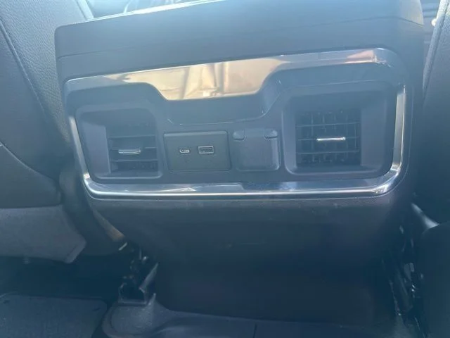 Used 2022  GMC Denali image 29