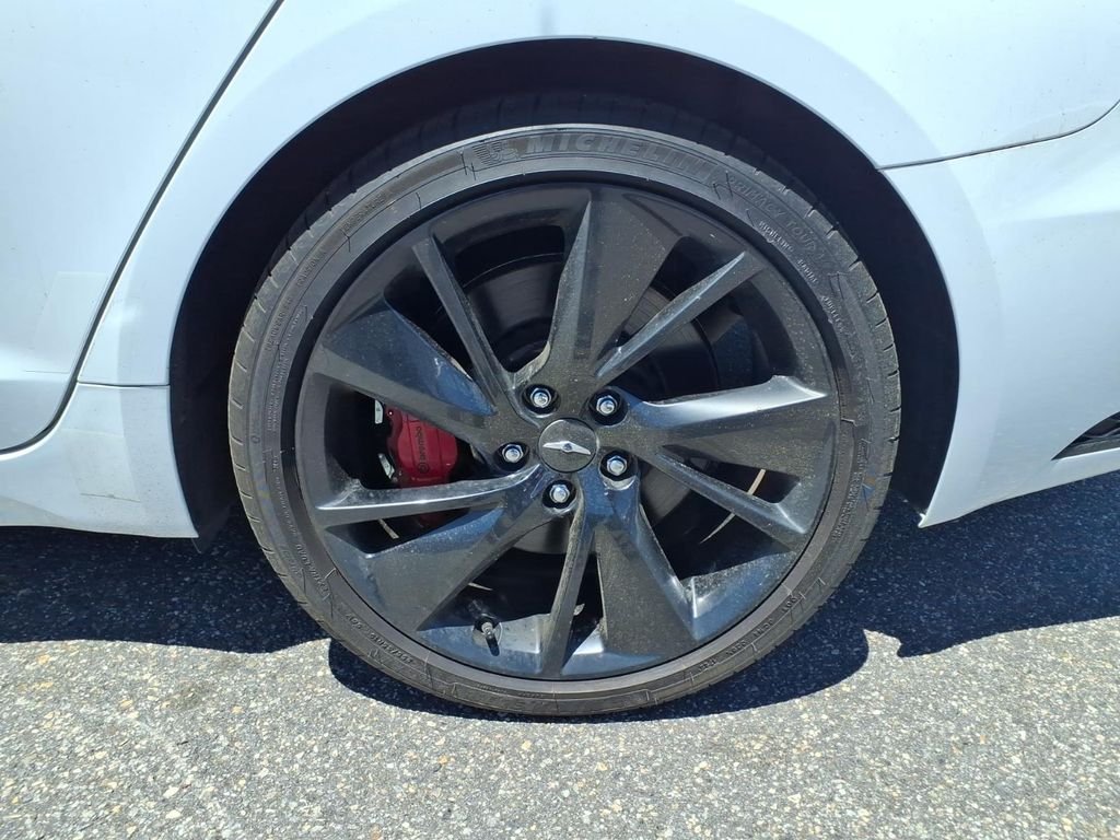 Used 2023 White Genesis 3.3T image 10