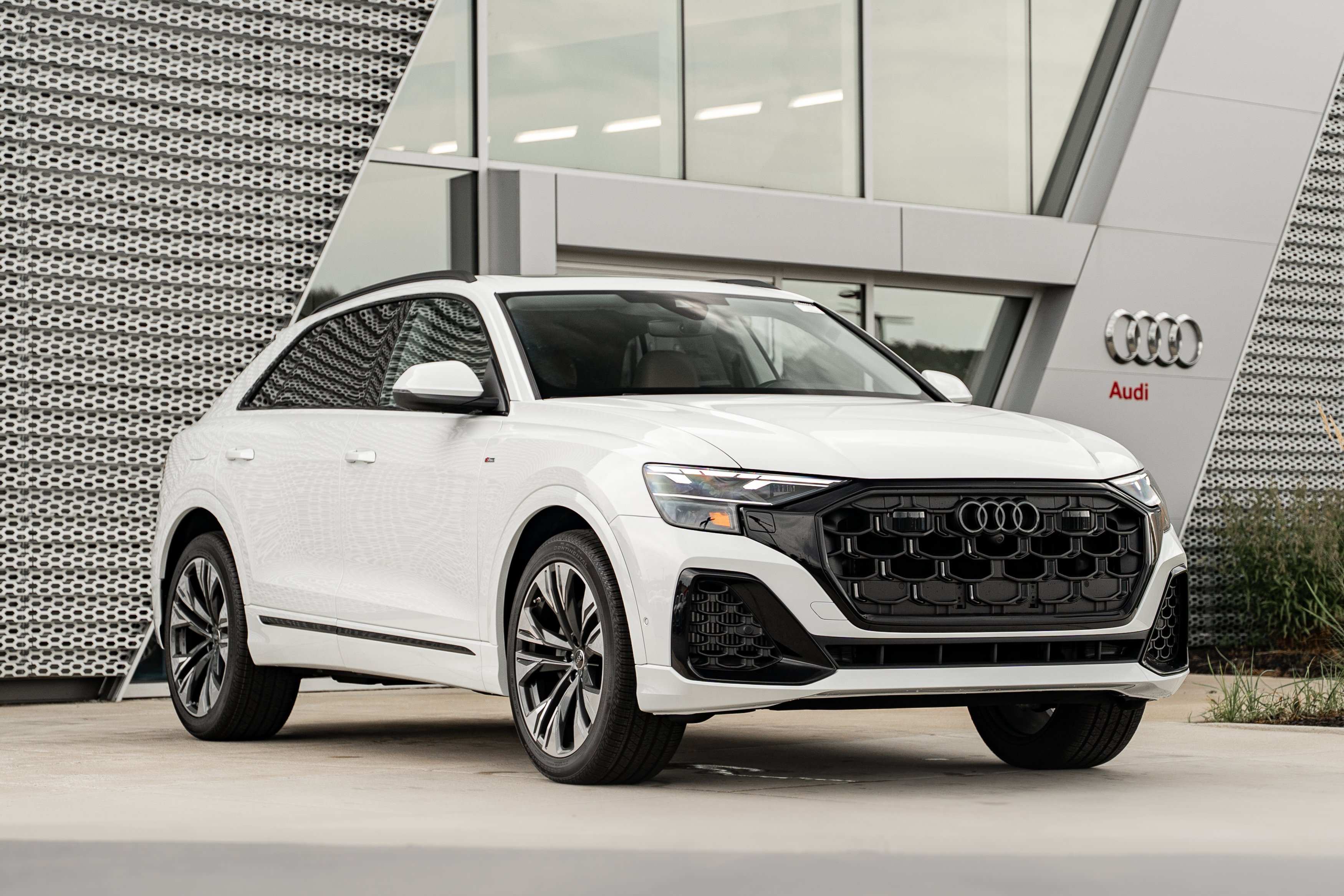 2026 Audi Q8 Premium Plus