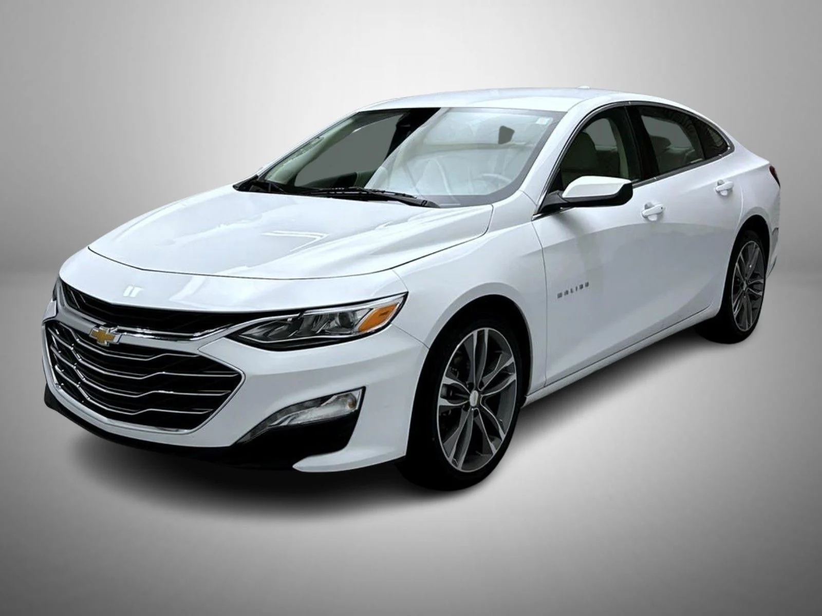 Used 2024 White Chevrolet LT image 1
