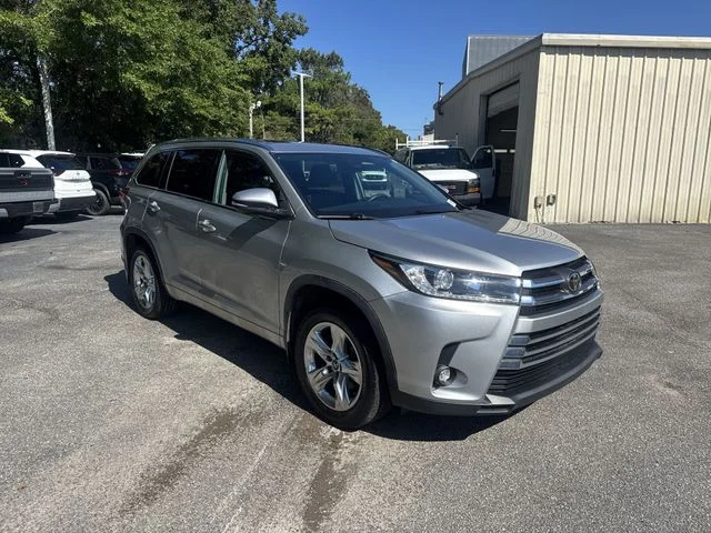 Used 2019 Silver Toyota Limited image 3