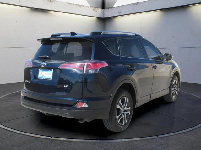 Used 2018 Aqua Toyota LE image 5