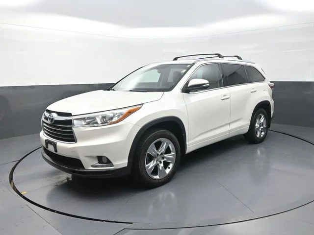 Used 2015 White Toyota Limited image 3