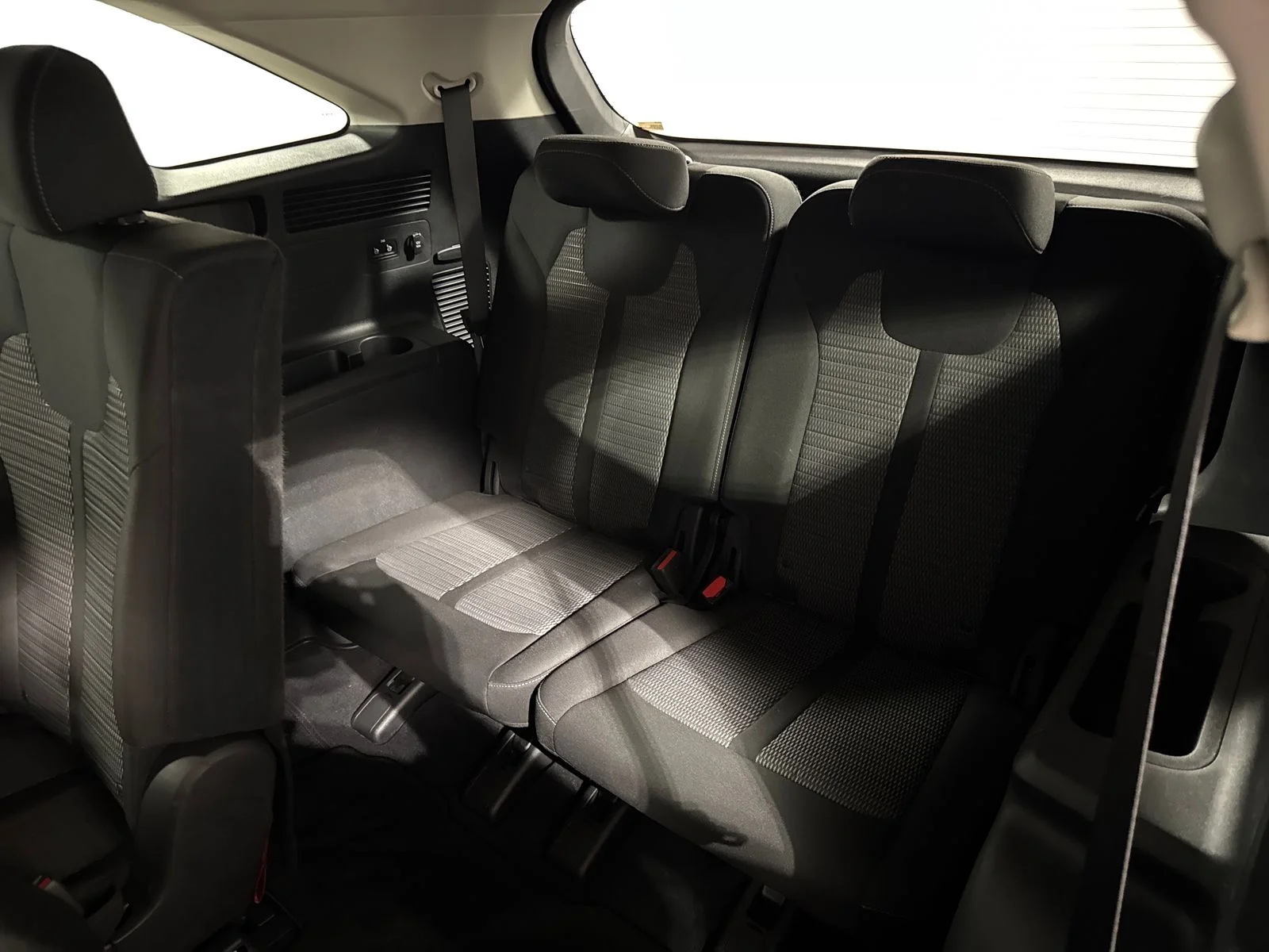 2022 Kia Sorento LX - Photo 25